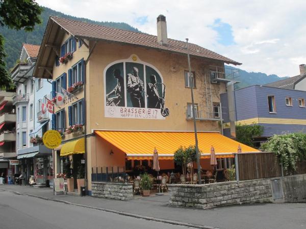 Happy Inn Lodge : photo 6 de la chambre chambre double ou lits superposés avec salle de bains commune