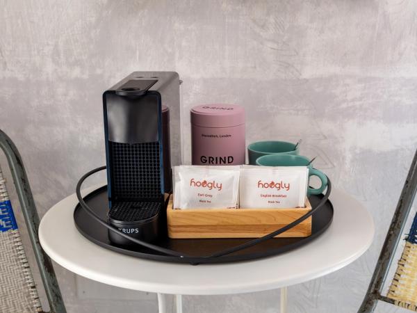 numa l Rodo Rooms & Apartments : photo 7 de la chambre large studio with kitchenette and sofa bed