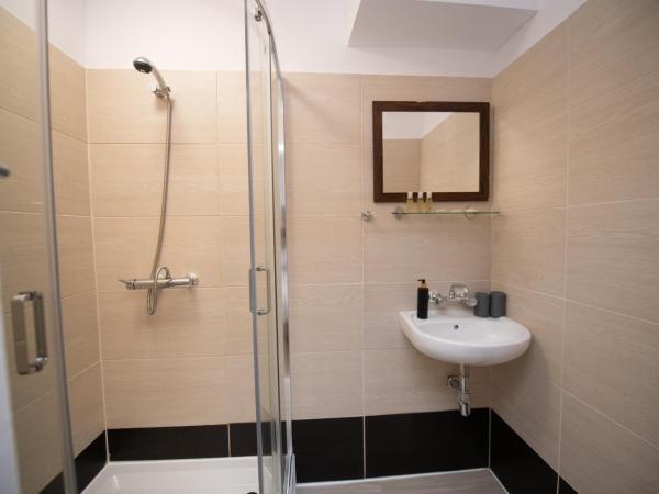 Hotel Ariston : photo 8 de la chambre appartement avec balcon