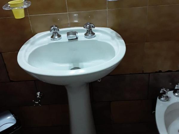 Hotel El Pibe : photo 2 de la chambre chambre double avec salle de bains privative