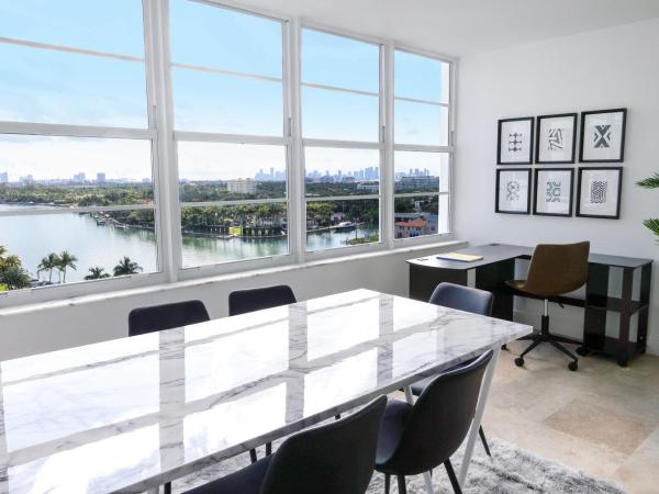 Seacoast Suites on Miami Beach : photo 6 de la chambre suite premier 3 chambres avec 2 salles de bains et cuisine en granit - vue sur baie