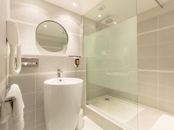 Hôtel Amirauté : photo 6 de la chambre chambre double - vue sur rue