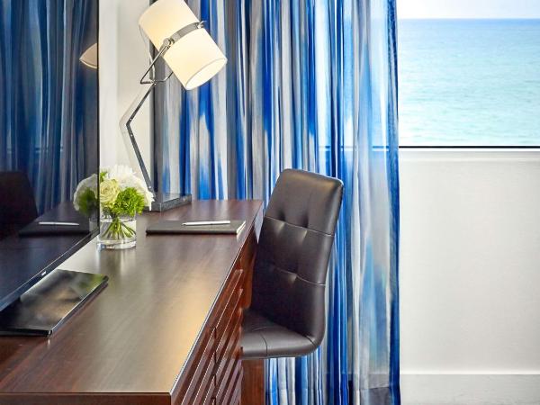 Sonesta Fort Lauderdale Beach : photo 3 de la chambre hébergement privilège avec 2 lits doubles et vue sur océan