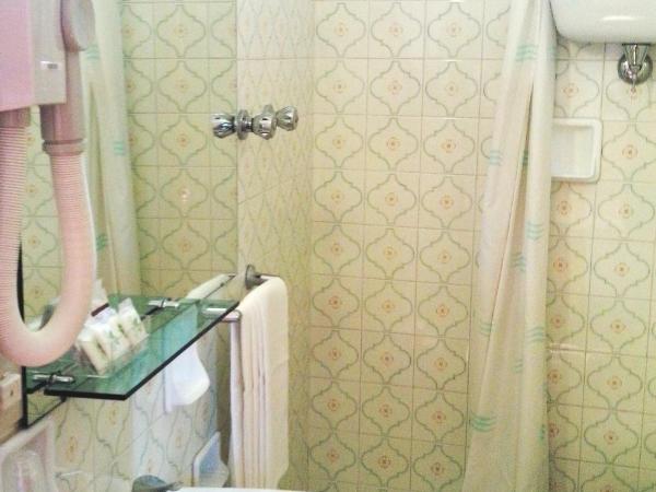 Hotel Signa : photo 7 de la chambre chambre triple standard