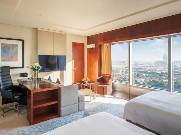 Jumeirah Emirates Towers Dubai : photo 5 de la chambre chambre deluxe premier avec accès gratuit à la plage privée et connexion directe au musée du futur