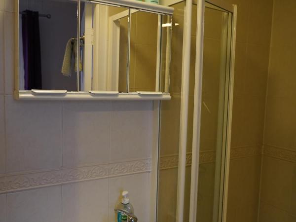 Botanic View B&B : photo 7 de la chambre chambre double avec salle de bains privative