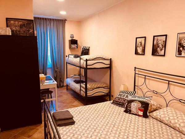 Casa Friends Lingotto Ospedali Metro Spezia : photo 7 de la chambre chambre quadruple avec salle de bains privative