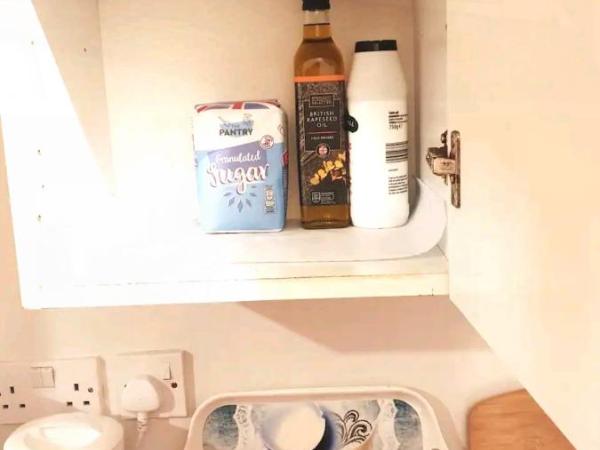 Mel's Springfield Home : photo 7 de la chambre chambre double avec salle de bains privative