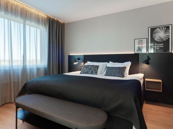 Holiday Inn Helsinki - Expo, an IHG Hotel : photo 2 de la chambre suite lit king-size – non-fumeurs