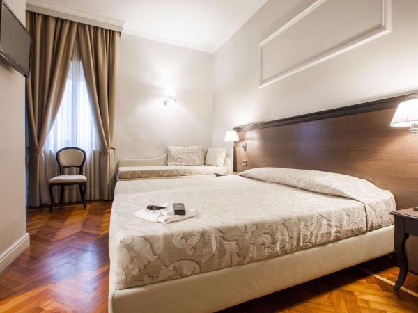 Hotel Lombardia : photo 10 de la chambre chambre double ou lits jumeaux suprieure
