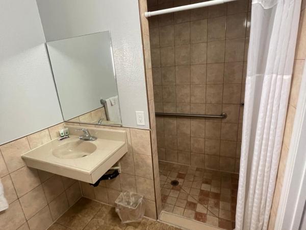 Seaway Motel : photo 4 de la chambre chambre lit queen-size - accessible aux personnes à mobilité réduite