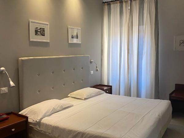 Hotel Mediterraneo : photo 1 de la chambre chambre double ou lits jumeaux