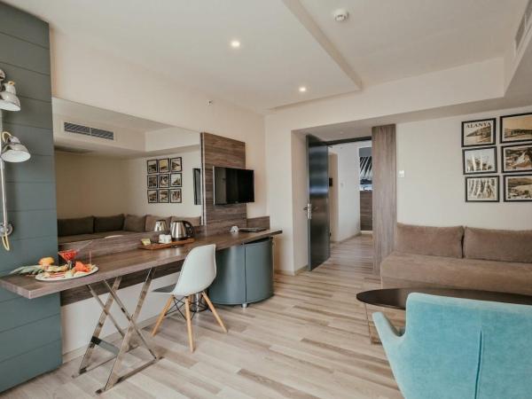 Sunprime C-Lounge - Adult Only : photo 4 de la chambre suite