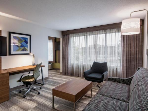 Holiday Inn Express Hotel & Suites Saskatoon, an IHG Hotel : photo 5 de la chambre suite 1 chambre