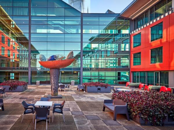 SkyCity Hotel Auckland : photo 3 de la chambre chambre lit king-size premium - côté cour