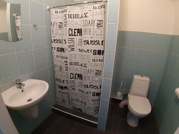 Hotelak Martinov : photo 3 de la chambre chambre double avec salle de bains privative