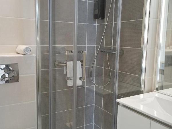 Hotel Restaurant Miramar L'orchidée : photo 3 de la chambre chambre familiale - vue sur mer