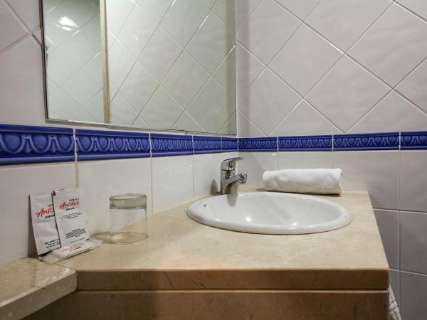 Acta Antibes : photo 8 de la chambre chambre double ou lits jumeaux