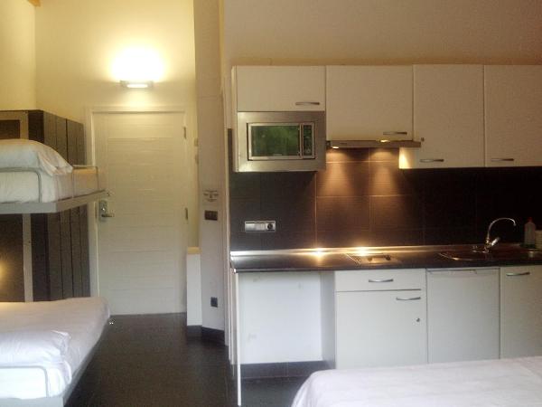 Albergue/Auberge ULIA Youth Hostel : photo 1 de la chambre studio familial