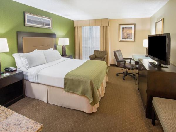 Holiday Inn Portland-Airport I-205, an IHG Hotel : photo 1 de la chambre chambre lit king-size standard - dernier Étage