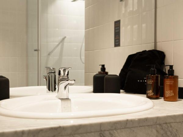 Altstadthotel Weisses Kreuz : photo 9 de la chambre chambre double medium