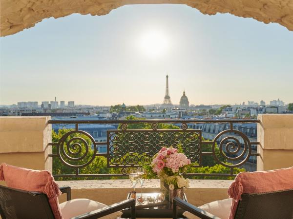 Hotel Lutetia : photo 1 de la chambre suite amour avec terrasse - vue sur tour eiffel