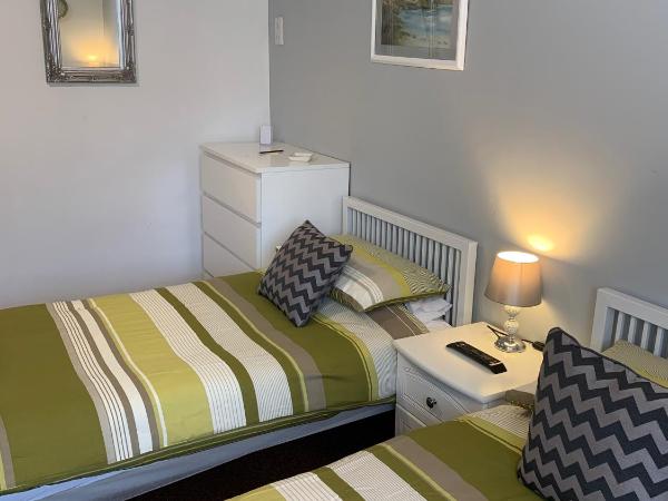 Bedrock Lodge : photo 6 de la chambre chambre lits jumeaux standard avec vue sur jardin