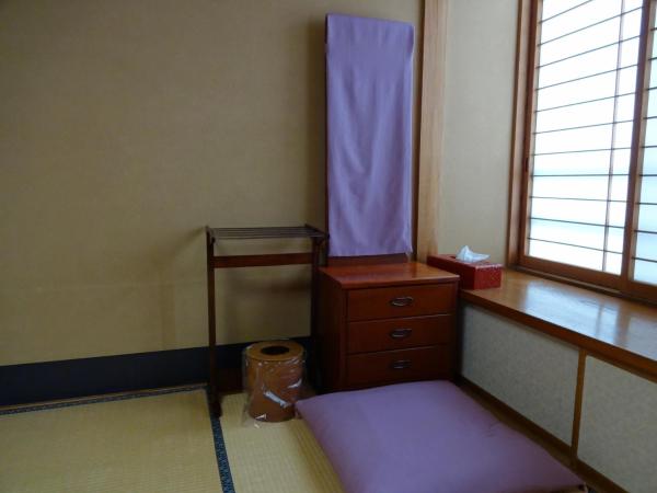 Jizokan Matsuya Ryokan : photo 4 de la chambre chambre de style japonais avec salle de bains privative
