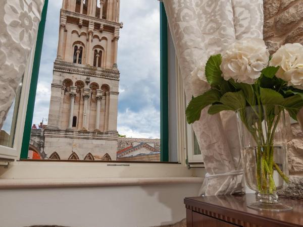 Heritage Hotel Antique Split : photo 5 de la chambre chambre double ou lits jumeaux deluxe - vue sur ville - rez-de-chaussée