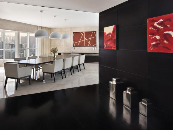 Dubai Marriott Harbour Hotel And Suites : photo 8 de la chambre renovated, penthouse suite, sea view, high floor