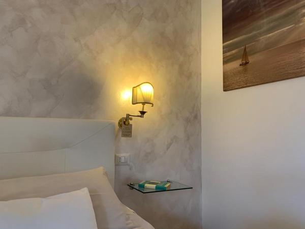 Alghero Roof Garden : photo 2 de la chambre grande chambre double 