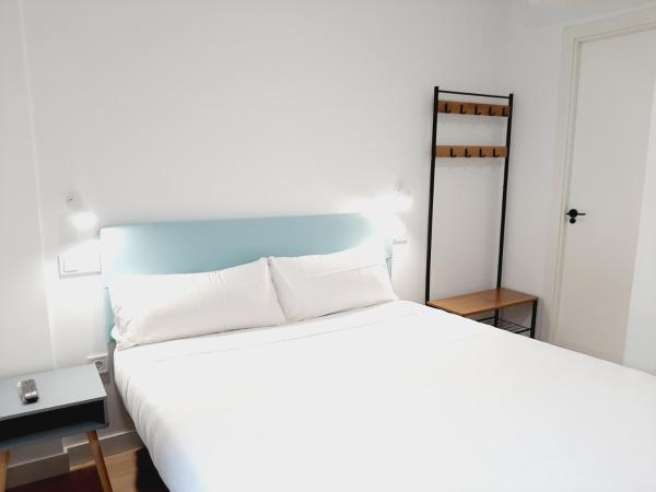 Hostal Carmen by gaiarooms : photo 7 de la chambre chambre double