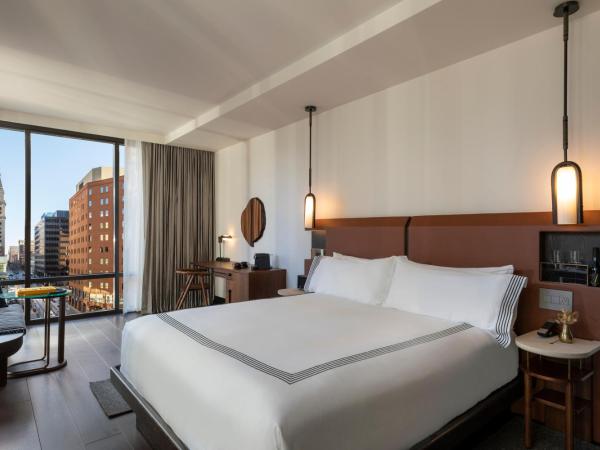 Thompson Denver, by Hyatt : photo 6 de la chambre chambre lit king-size - vue sur ville