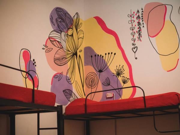 IDEAL SOCIAL Hostel : photo 3 de la chambre lit dans dortoir pour femmes de 6 lits