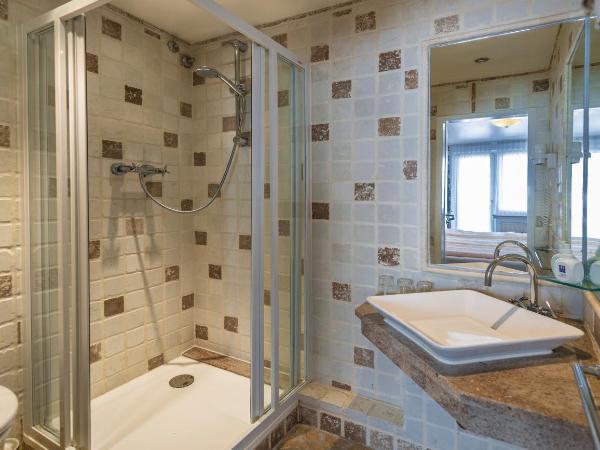 Breslauer Hof Am Dom : photo 2 de la chambre chambre triple