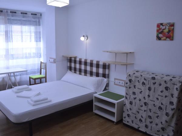 ArArAt Hostel : photo 6 de la chambre chambre double avec salle de bains commune