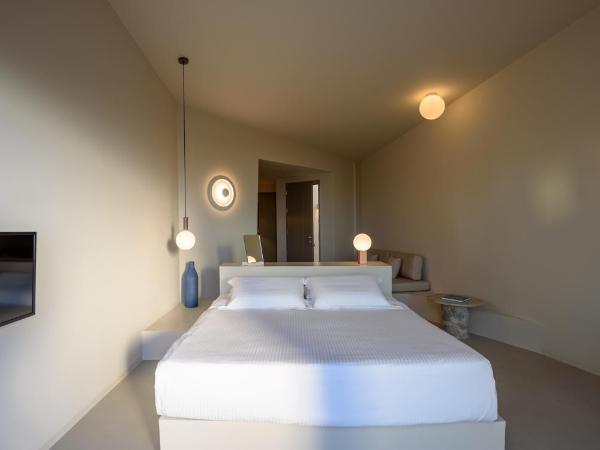 Santopaz Suites : photo 5 de la chambre suite opale avec petite piscine - vue sur mer