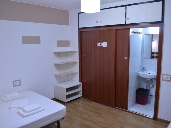 ArArAt Hostel : photo 7 de la chambre chambre double standard avec douche