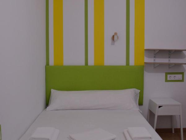 ArArAt Hostel : photo 8 de la chambre chambre double standard avec salle de bains commune