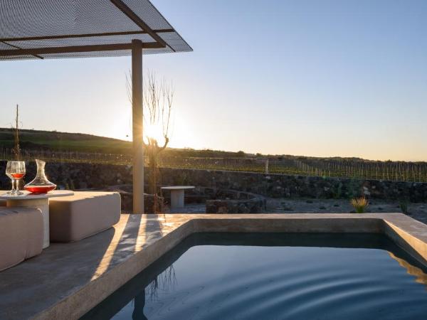 Santopaz Suites : photo 2 de la chambre suite ruby avec petite piscine - vue sur mer