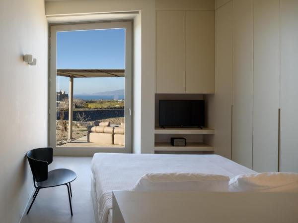 Santopaz Suites : photo 3 de la chambre suite ruby avec petite piscine - vue sur mer