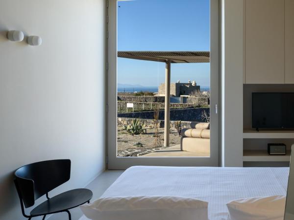 Santopaz Suites : photo 4 de la chambre suite ruby avec petite piscine - vue sur mer