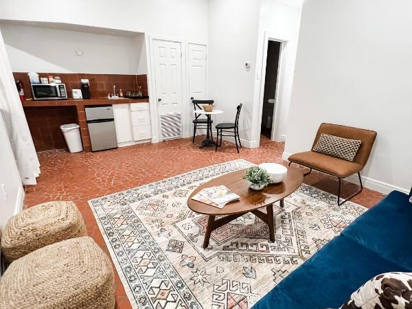 Bon Maison Guest House : photo 10 de la chambre hébergement 1 chambre avec canapé-lit supérieur (1er Étage)