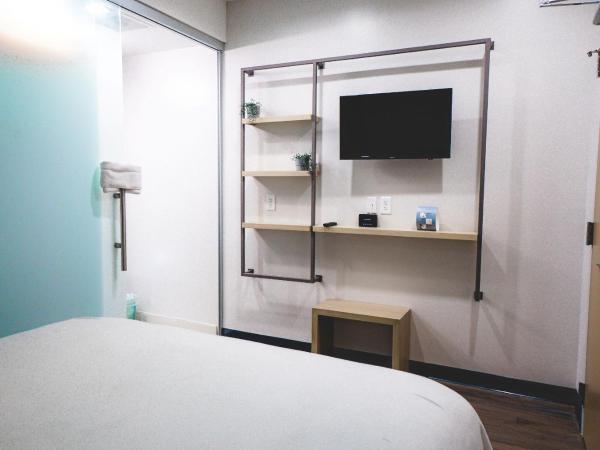 SOVA Micro-Room & Social Hotel : photo 2 de la chambre chambre supérieure lit queen-size