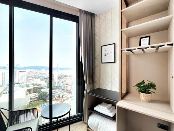 Edge Central Pattaya by J&P : photo 9 de la chambre suite lit queen-size – vue sur mer