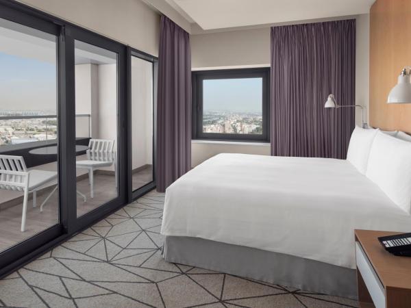 Holiday Inn & Suites - Dubai Festival City Mall, an IHG Hotel : photo 1 de la chambre 1 king one-bedroom apartment