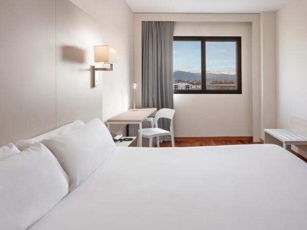 B&B HOTEL Granada Estación : photo 3 de la chambre chambre double ou lits jumeaux