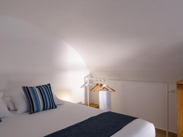 Muses Cycladic Suites : photo 10 de la chambre petit appartement 2 chambres avec jacuzzi extérieur ouvert en saison