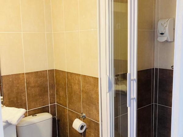 Hotel le Provençal : photo 8 de la chambre chambre double avec balcon