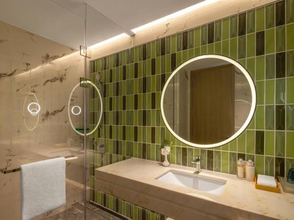 Holiday Inn & Suites Qingdao Jinshui, an IHG Hotel : photo 1 de la chambre chambre lit king-size standard